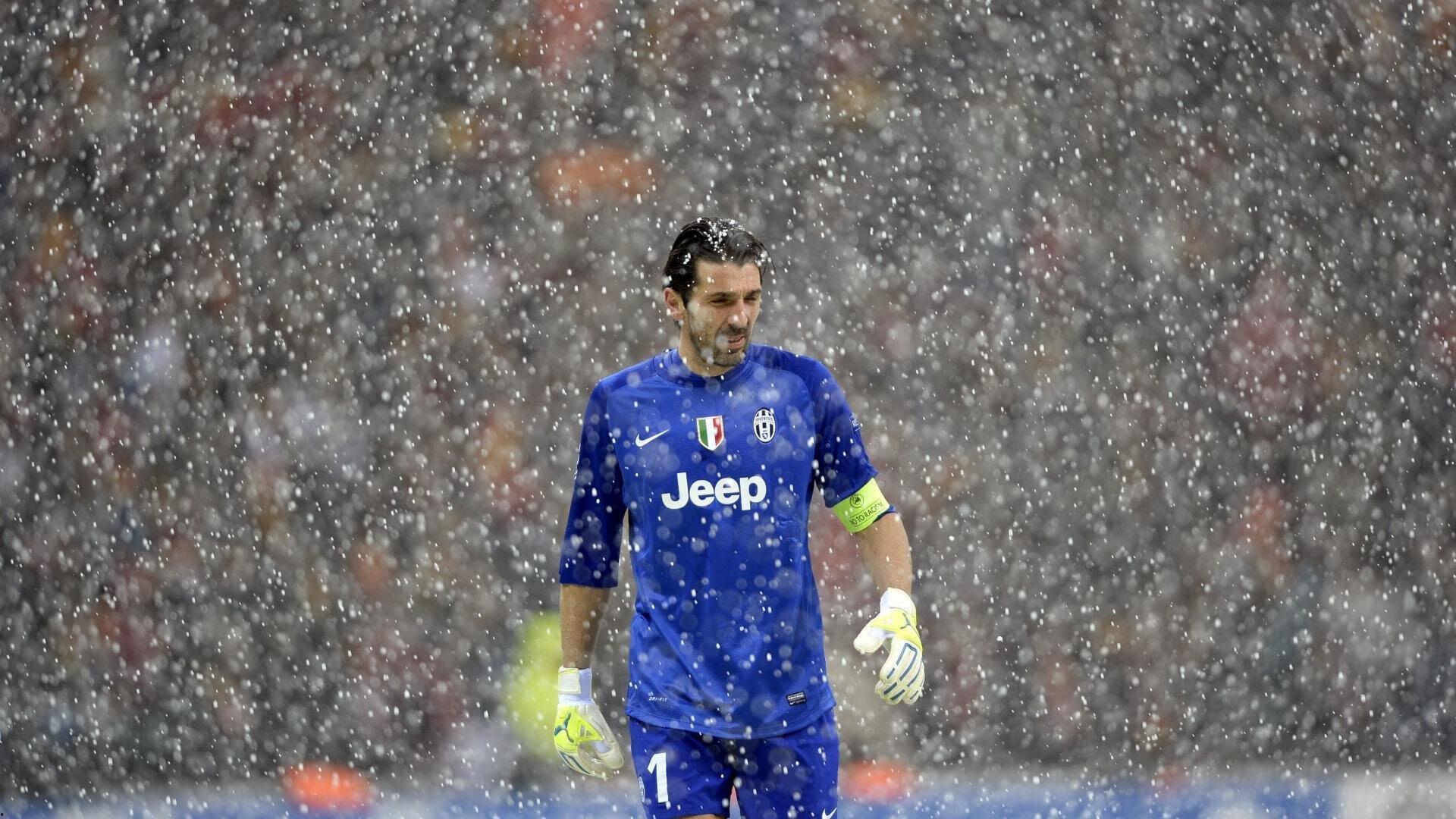 劳塔罗追平传奇射手马佐拉纪录 坦言成就超乎想象，这是团队赋予的荣耀